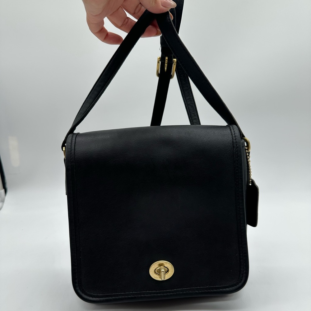 Coach • 9076 Companion Flap - Picture 6 of 14